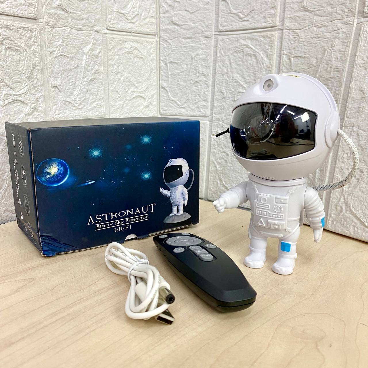 Mini Lámpara Astronauta LED – Ilumina y Decora tu Espacio